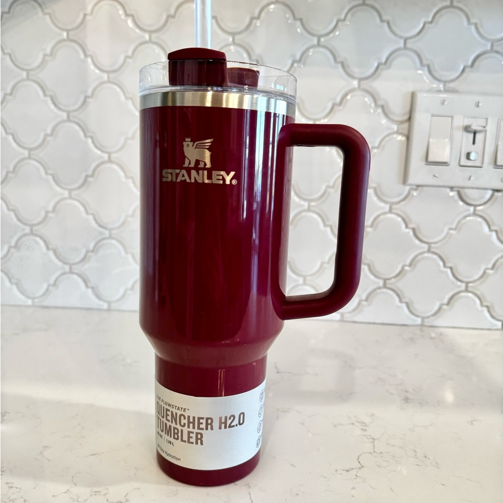 Stanley 40oz red wine/silver
